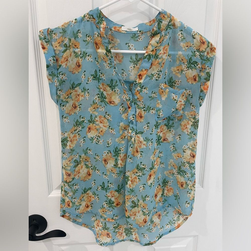 MINE Light Blue Sheer Floral Short Sleeve Partial Button Down Women’s Size S